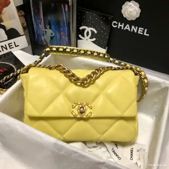 First Bag Ru FLAP 19 CHANEL BAG 0530